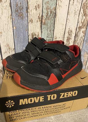 Кросівки clarks чорні з червоним, розмір 28 , устілка 17.3 см + подарунок сині кросівки з мигаючим ефектом  ✨