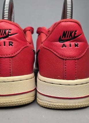 Красные кроссовки nike air forse 4