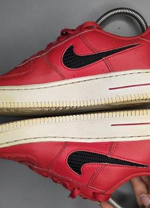 Красные кроссовки nike air forse 5