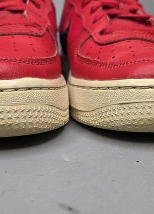 Красные кроссовки nike air forse 3