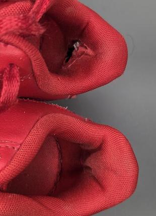 Красные кроссовки nike air forse 9