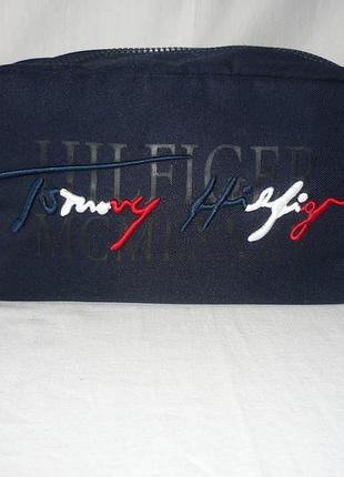 Tommy hilfiger велика дорожня косметичка несесер