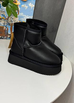 Зимние ботинки угги для девочек чёрные