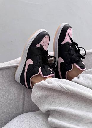 Кросівки nike air jordan 1 low retro black pink