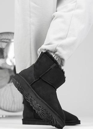 Жіночі ugg short zip black 37