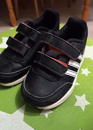Кросівки дитячі adidas чорні, розмір 25, довжина устілки 16 см