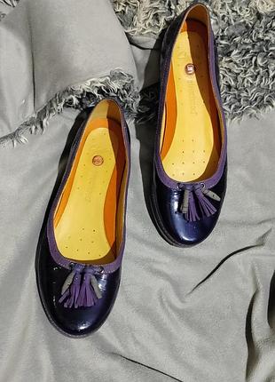 Балетки жіночі clarks unstructured фіолетові, 41.5-42 розмір, довжина устілки 28 см, лакована шкіра