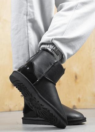 Жіночі ugg mini black zip lacquer leather 2