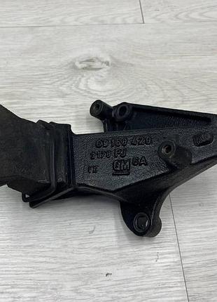 Кронштейн кріплення двигуна правий opel astra g, zafira a ,1.6 16v, 1.8 16v, z16xe, z18xe, x18xe1, 09158429