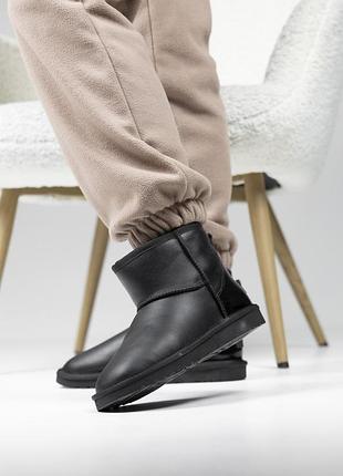 Жіночі ugg mini black lacquer 39