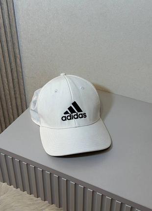 Кепка adidas оригінал на голову приблизно 58 см