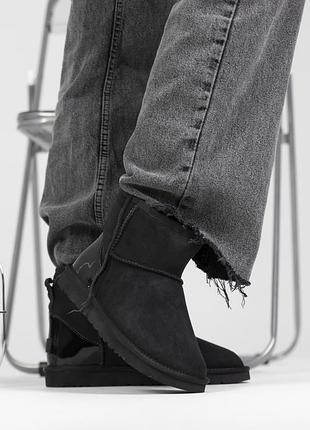 Жіночі ugg mini black lacquer 4