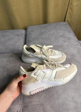 Кросівки жіночі adidas retropy f2 бежеві, розмір 37