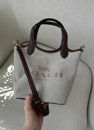 Сумка coach hanna bucket bag with horse/carriage print