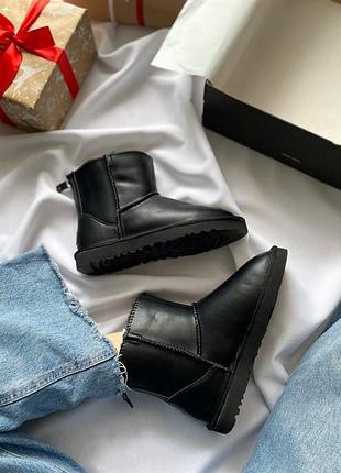 Ugg classic mini ii zip boot 🖤 3