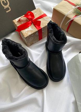 Ugg classic mini ii zip boot 🖤 10