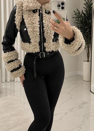 Жіноча дублянка giorgia fashion чорна з бежевим еко-хутром s шкіряна куртка косуха