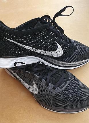 Кросівки чоловічі nike flyknit racer "black/white" р.45