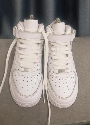 Кроссовки -nike