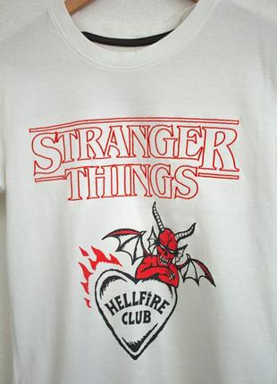 Футболка вкорочена stranger things 2