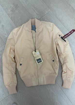 Куртка жіноча alpha industries бомбер бежева xs