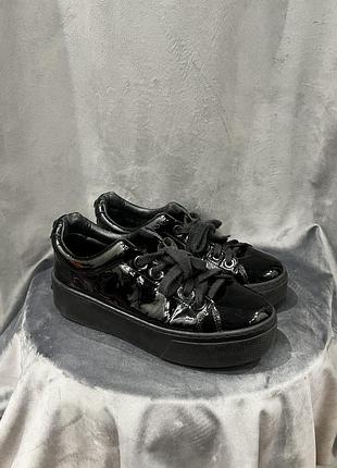 Кросівки жіночі kenzo чорні лаковані