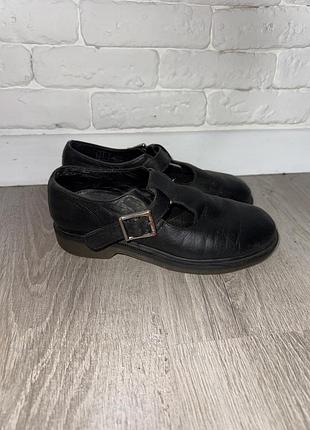 Шкіряні туфлі dr. martens 37р