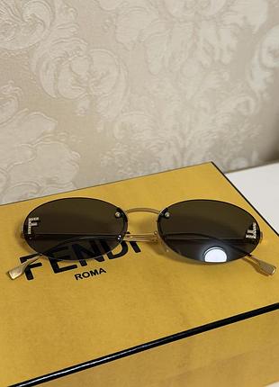 Сонцезахисні окуляри fendi 3