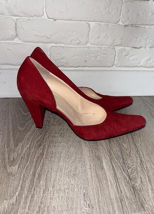 Замшеві туфлі італія hobbs 38р