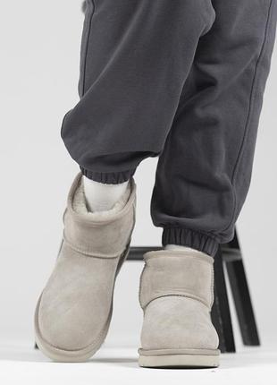Жіночі ugg light grey mini lacquer 5