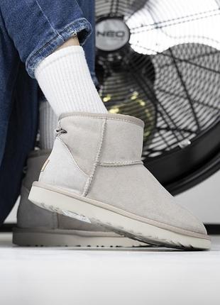 Жіночі ugg light grey mini lacquer 6