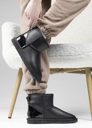 Жіночі ugg mini black lacquer 3