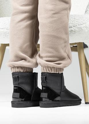 Жіночі ugg mini black lacquer 6