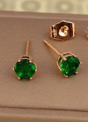Серьги гвоздики xuping jewelry зеленый фианит на шесть креплений 6 мм золотистые