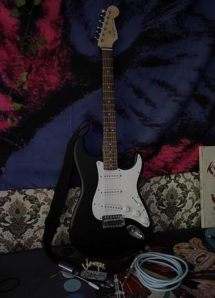 Електрогітара squier by fender stratocaster lrl black