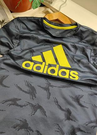 Футболка adidas