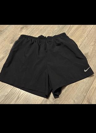 Чоловічі шорти nike