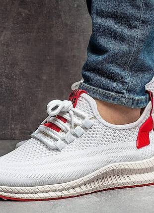 Кросівки чоловічі білі тканинні boost пінка (розміри: 40) — 45-46
