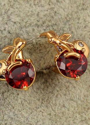 Сережки xuping jewelry вишеньки із червоним каменем 1,2 см золотисті