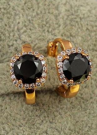 Серьги xuping jewelry принц с черным камнем 1.5 см золотистые