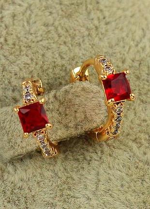 Серьги детские xuping jewelry волшебные грани с красным камнем 1,2 см золотистые