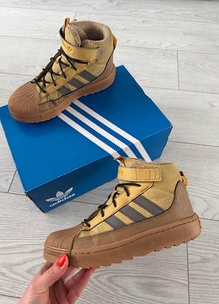 Теплі ботинки adidas 35 розмір