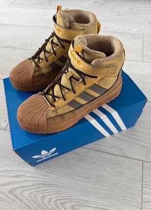Теплі ботинки adidas 35 розмір 2