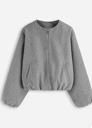 Бомбер zara сірого кольору в розмірі s