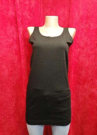 Чёрная трикотажная удлинённая женская майка