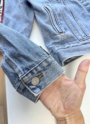 Джинсова куртка ( джинсовка ) levi’s s розміру 3