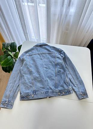 Джинсова куртка ( джинсовка ) levi’s s розміру 9
