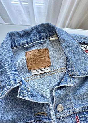 Джинсова куртка ( джинсовка ) levi’s s розміру 6