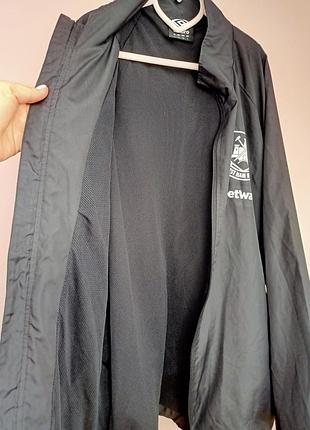 Вітрівка  umbro чорна розмір l 10