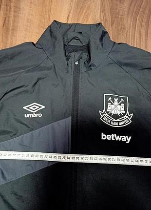 Вітрівка  umbro чорна розмір l 9